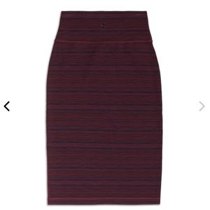 Lululemon Tube and From Skirt - Luon Cyber Red Grape Bordeaux Drama - High Waist